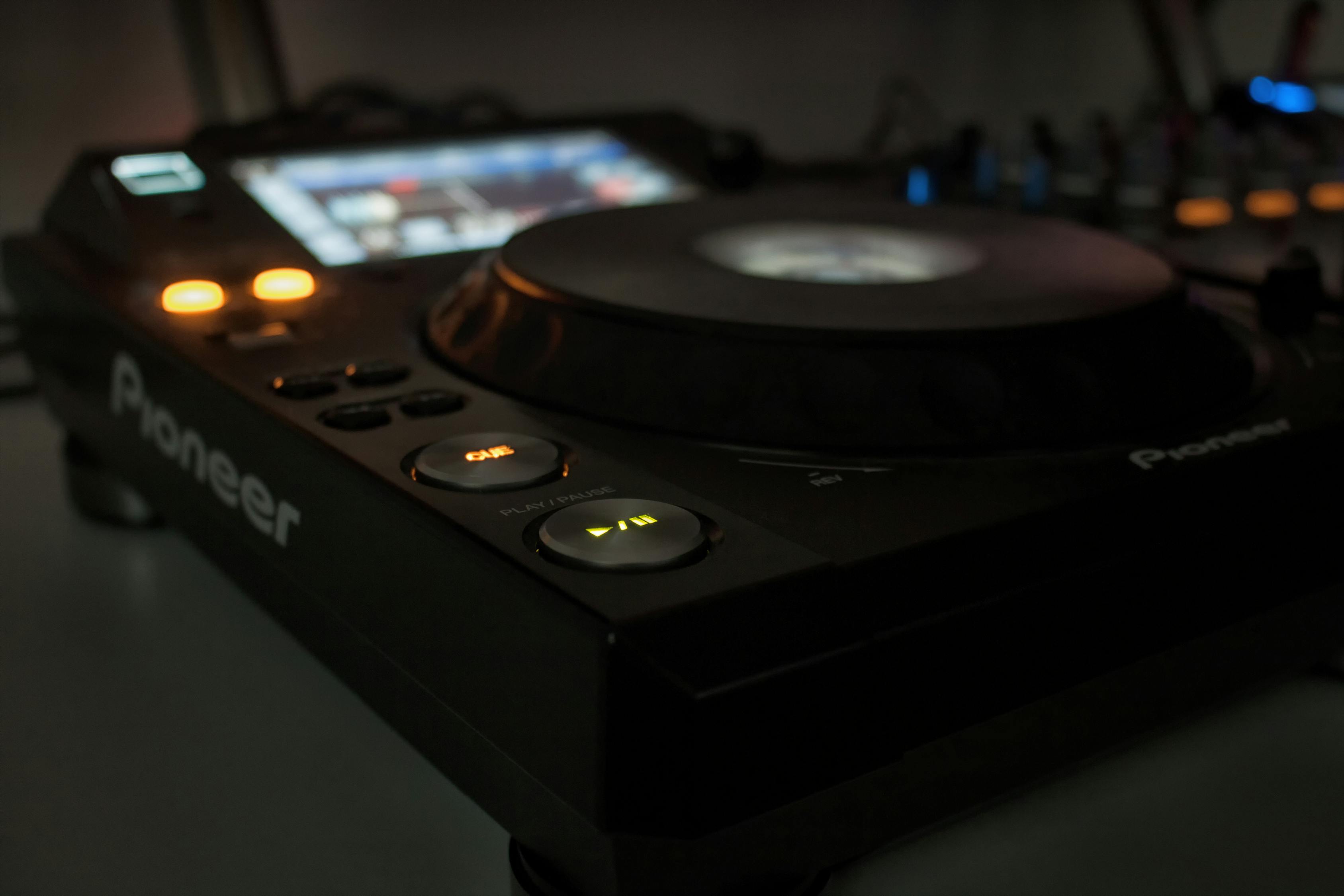 最新DJ网，引领音乐潮流的先锋平台