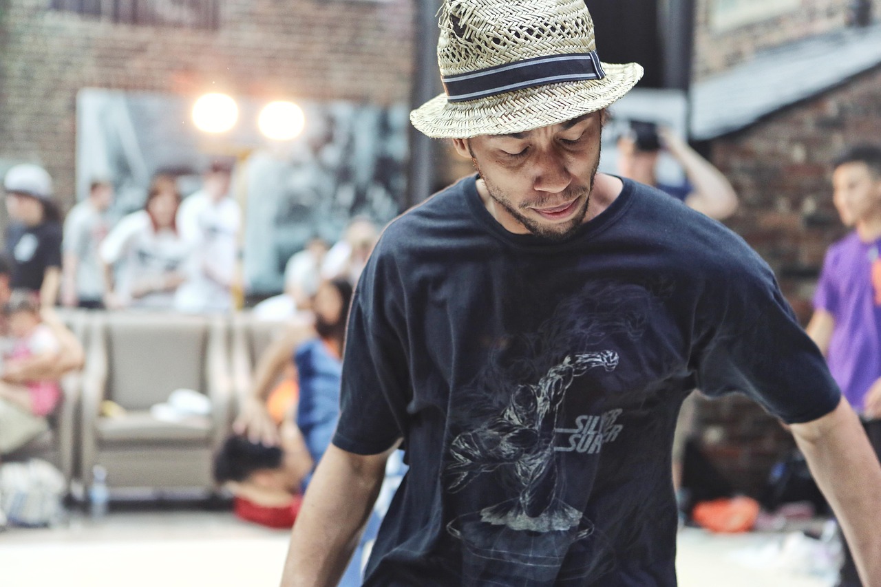 明星作者,跨界之光与文化力量涌动