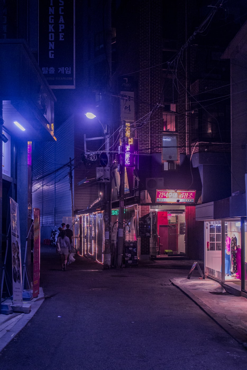 韩国最新丧尸片,末日之城生存探秘