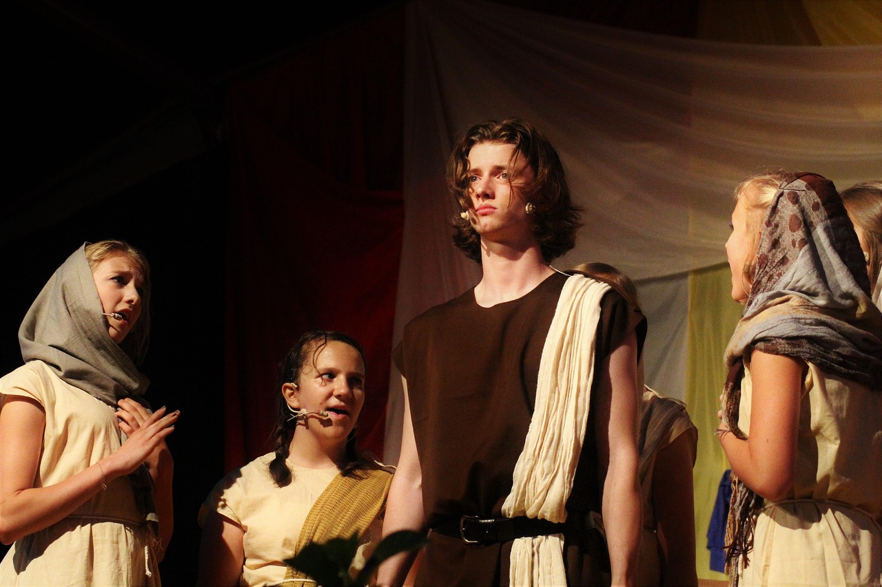 演员刘钧，演艺之路的闪耀之星