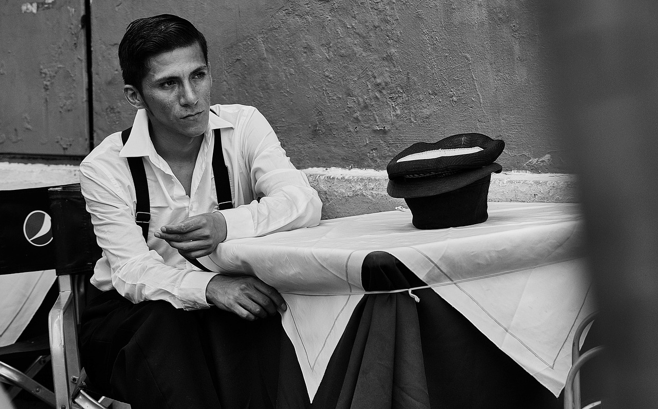 演员高俅,演艺之路的坎坷与辉煌历程