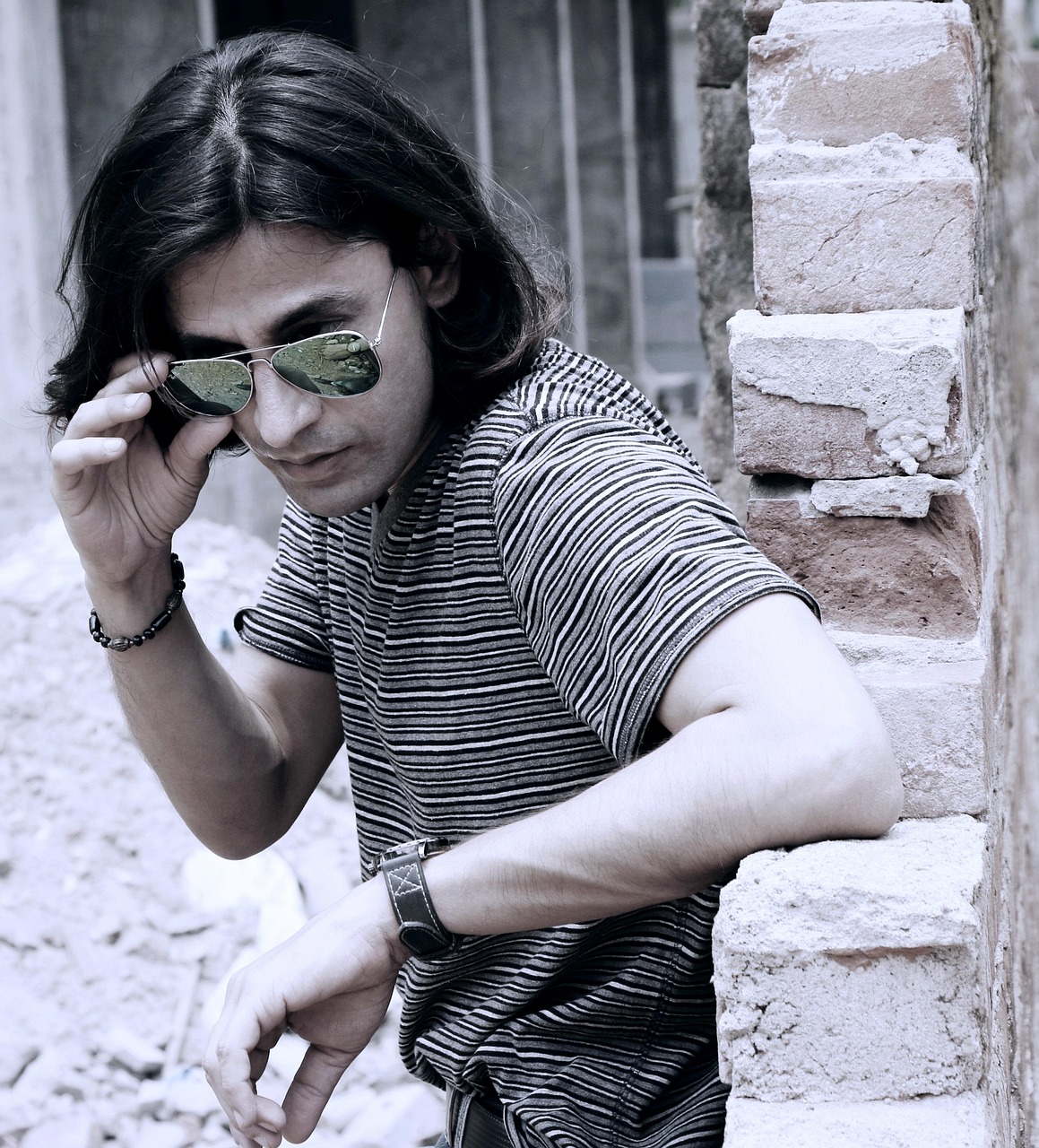 超模Gigi街头时尚新风尚,引领潮流风向标!