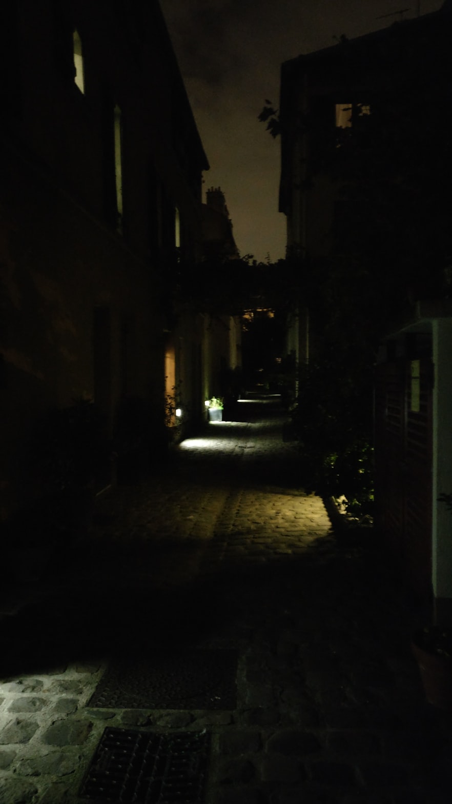 动漫男生哭泣头像,情感共鸣与虚拟世界的表达