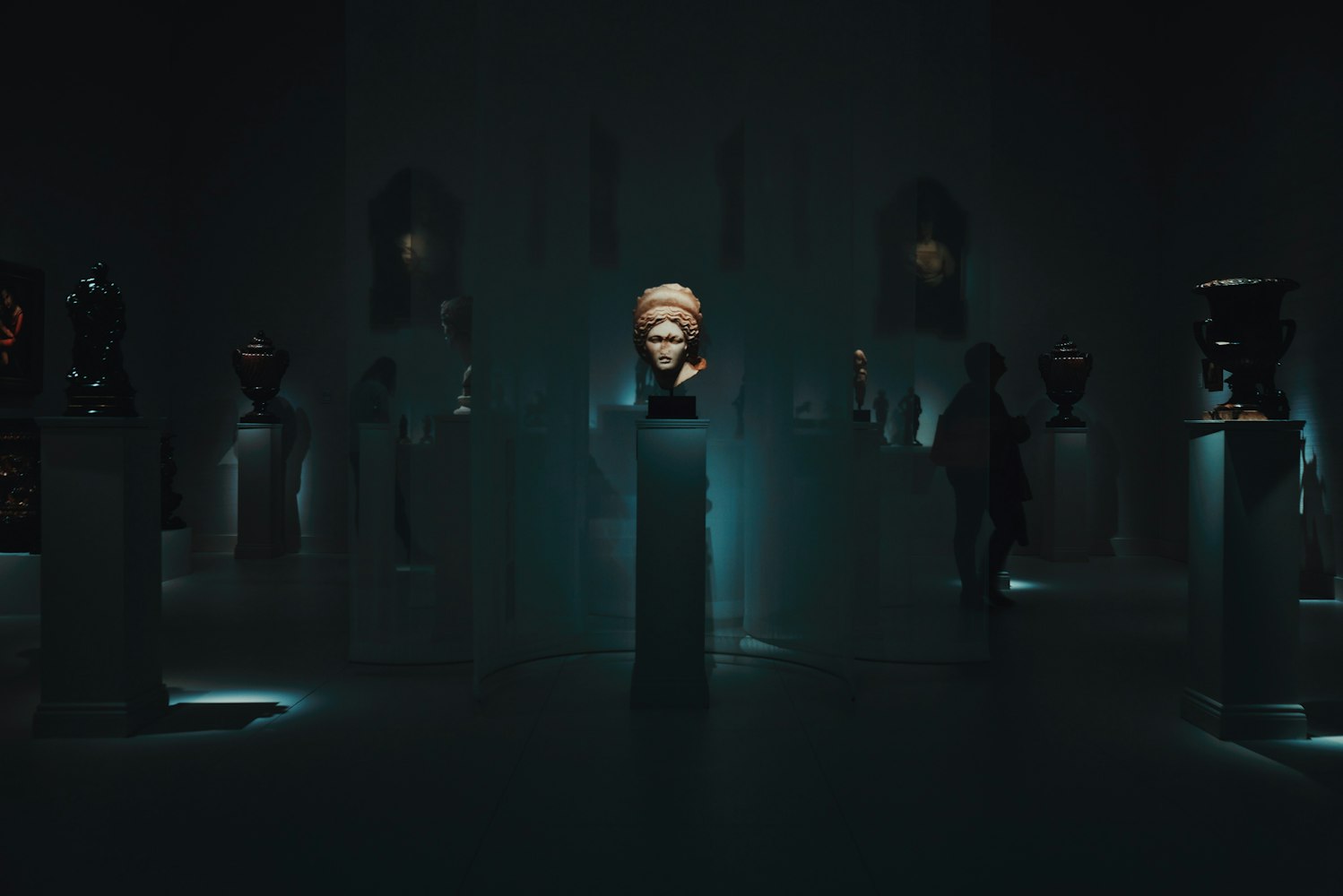 麻生香织与电影的时空之旅，影像魅力展现的跨越之旅