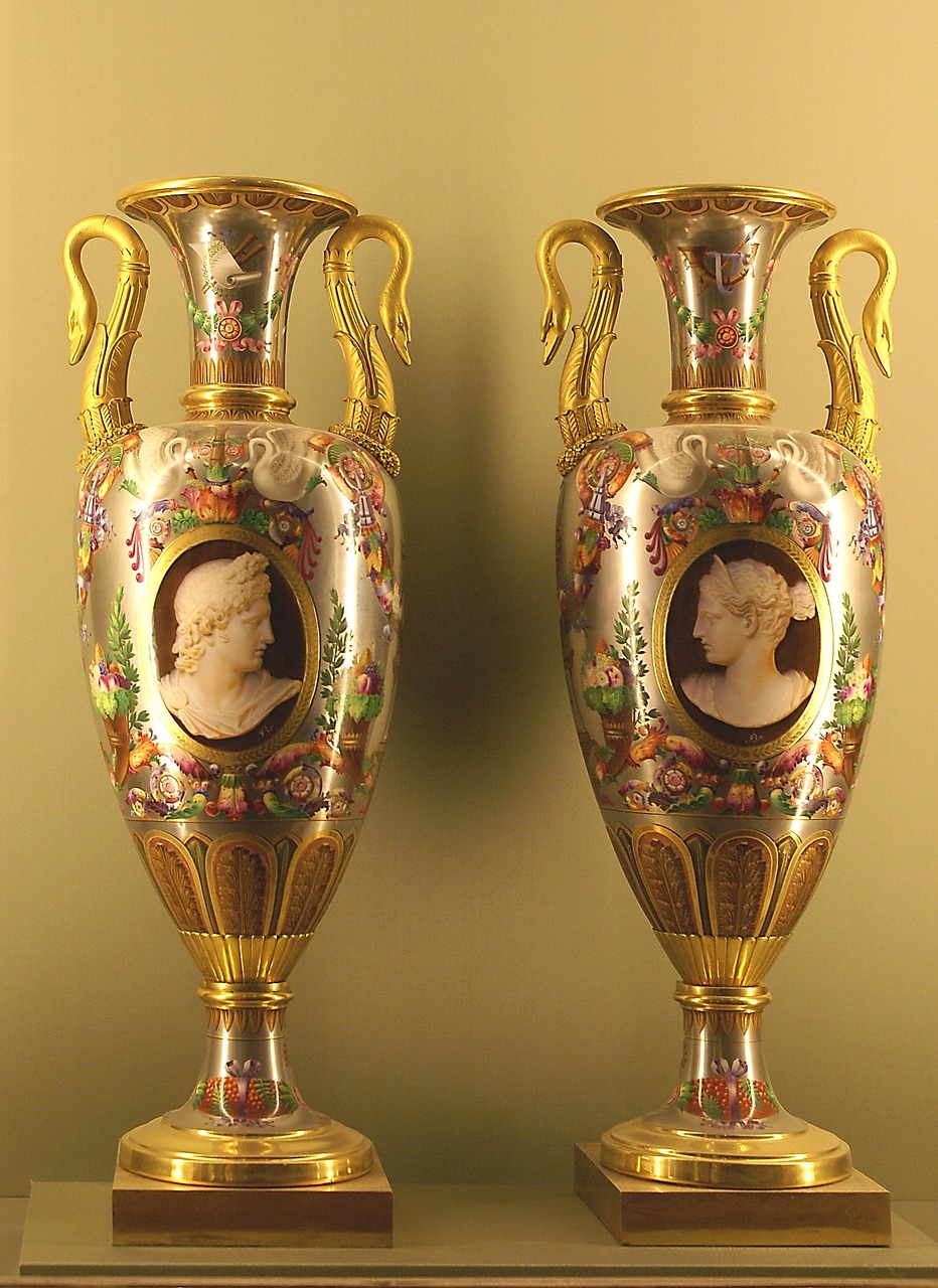 大清康熙年制瓷器,历史、鉴定与市场价格走势分析