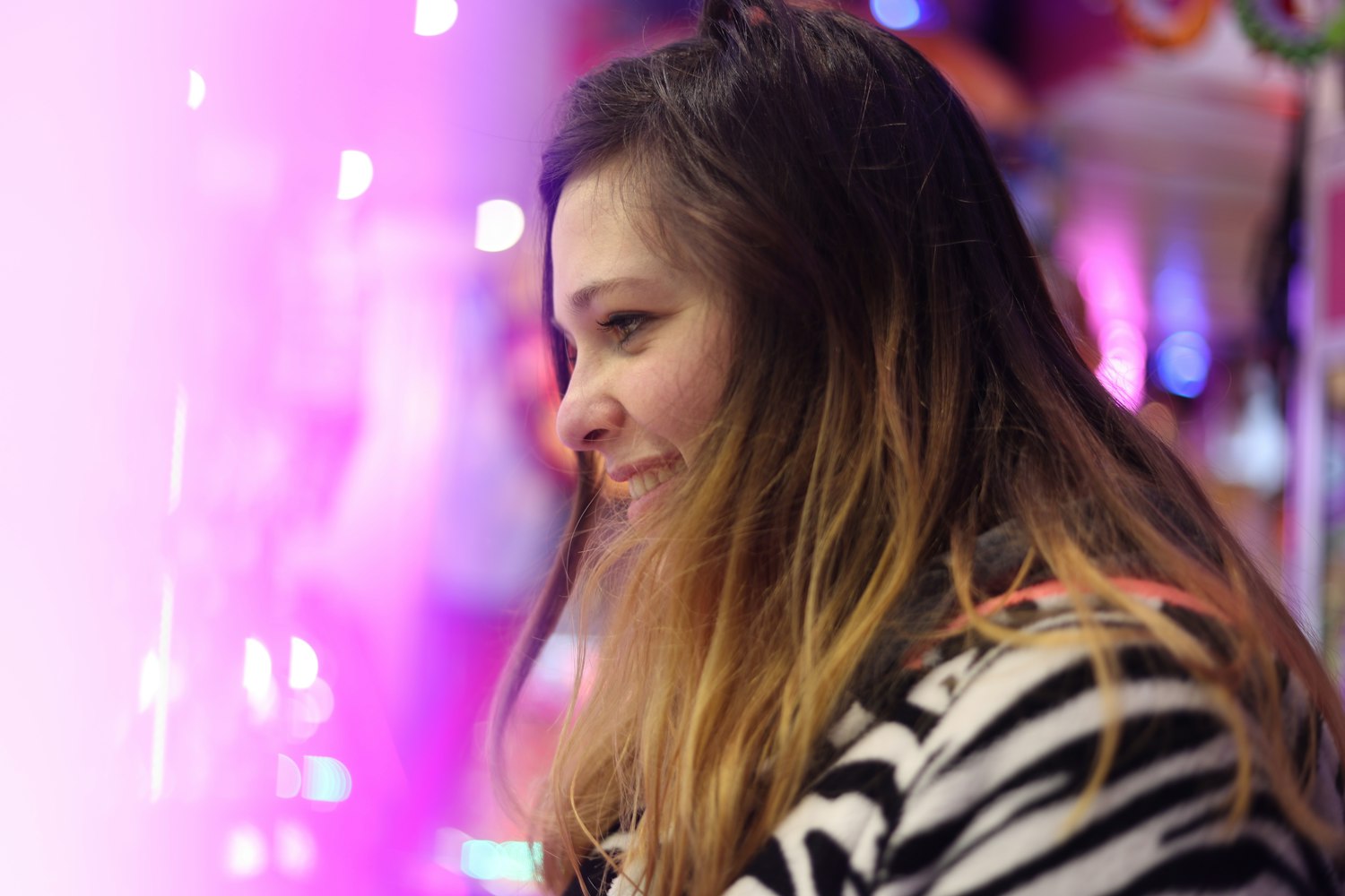 鹿晗最新高清壁纸欣赏，时尚魅力一览无余