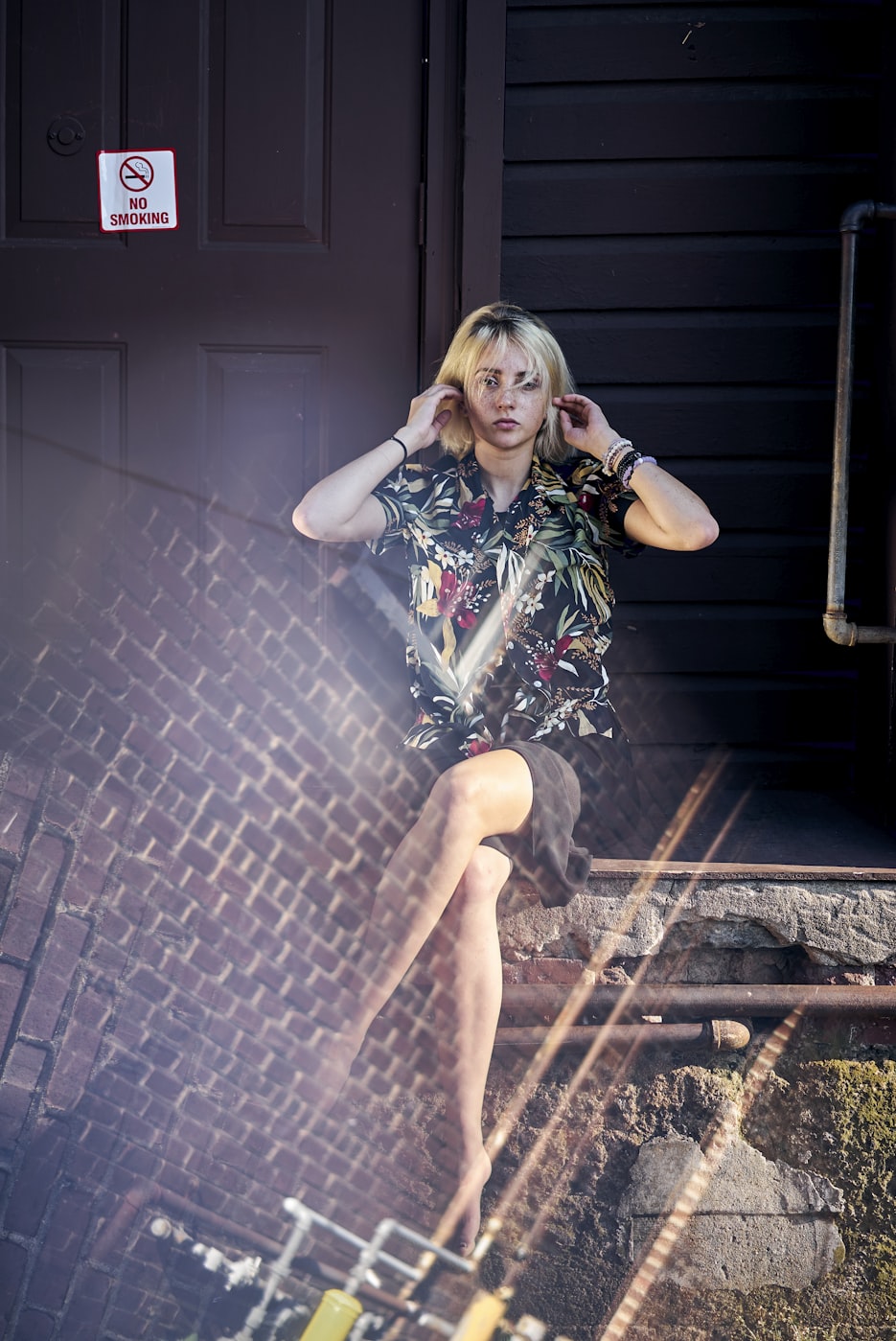 动漫美女拉裤子瞬间的美与神秘交织