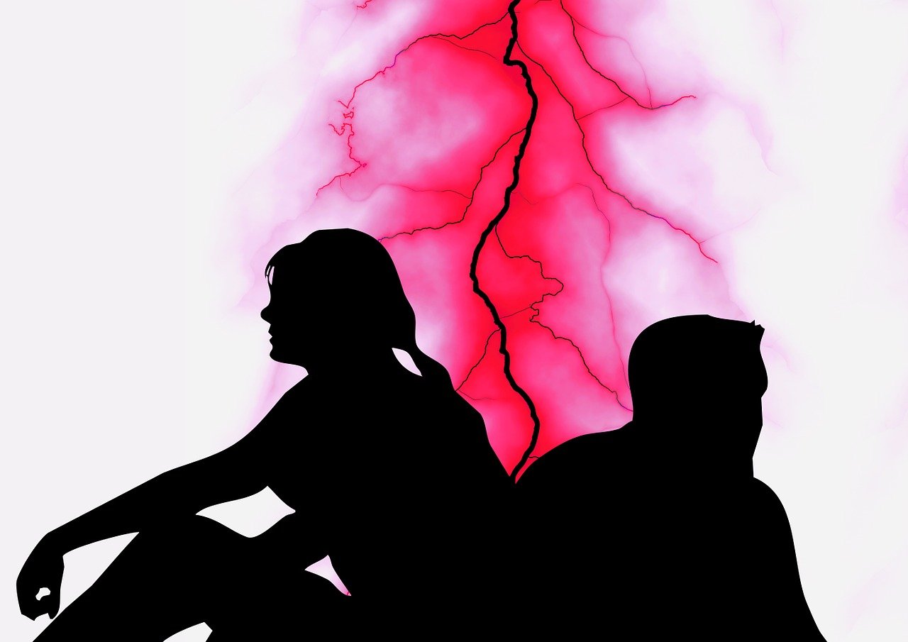 动漫裸胸现象，审美争议与探讨