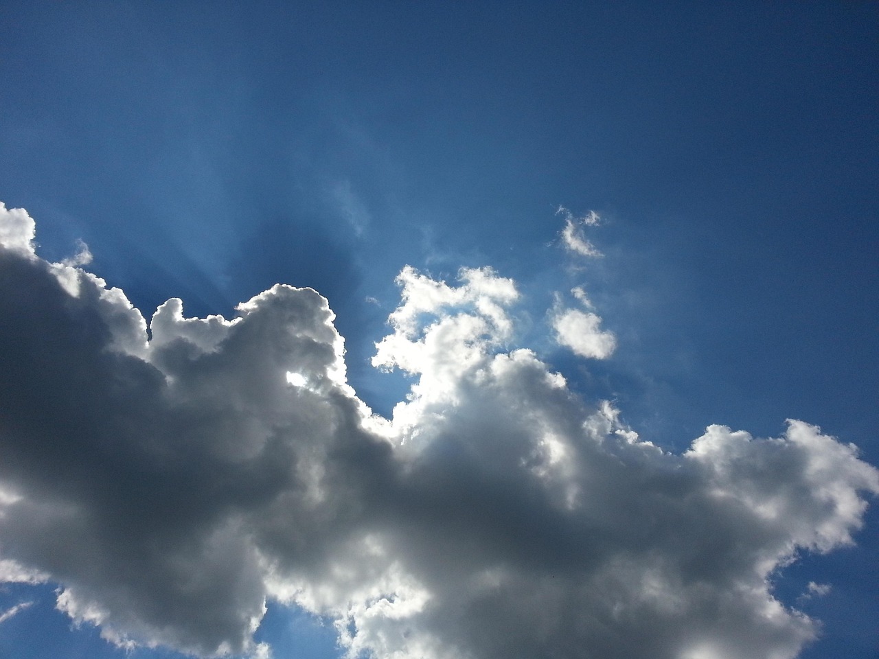 新疆新动态，边疆明珠的蓬勃发展之路