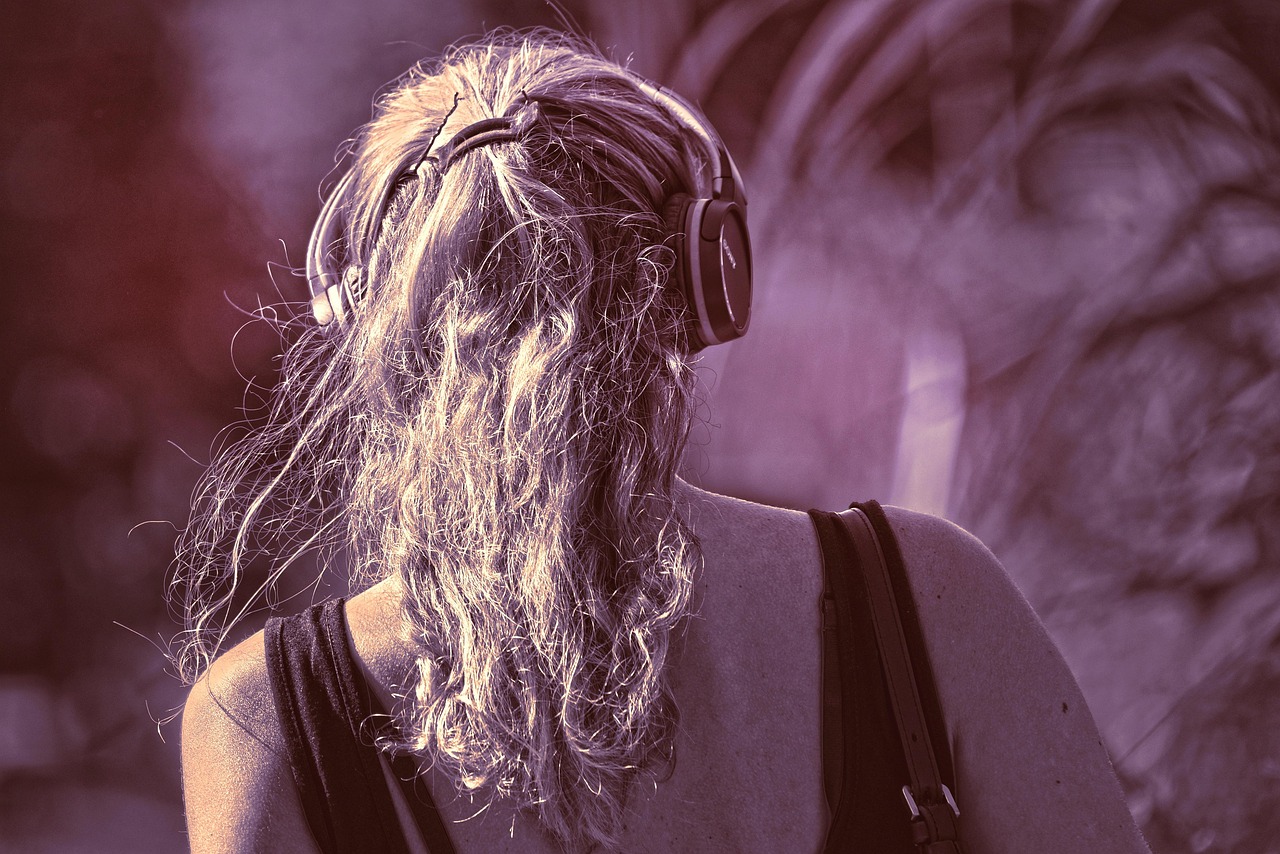 胡杨的夏天，演员演绎生命坚韧与力量