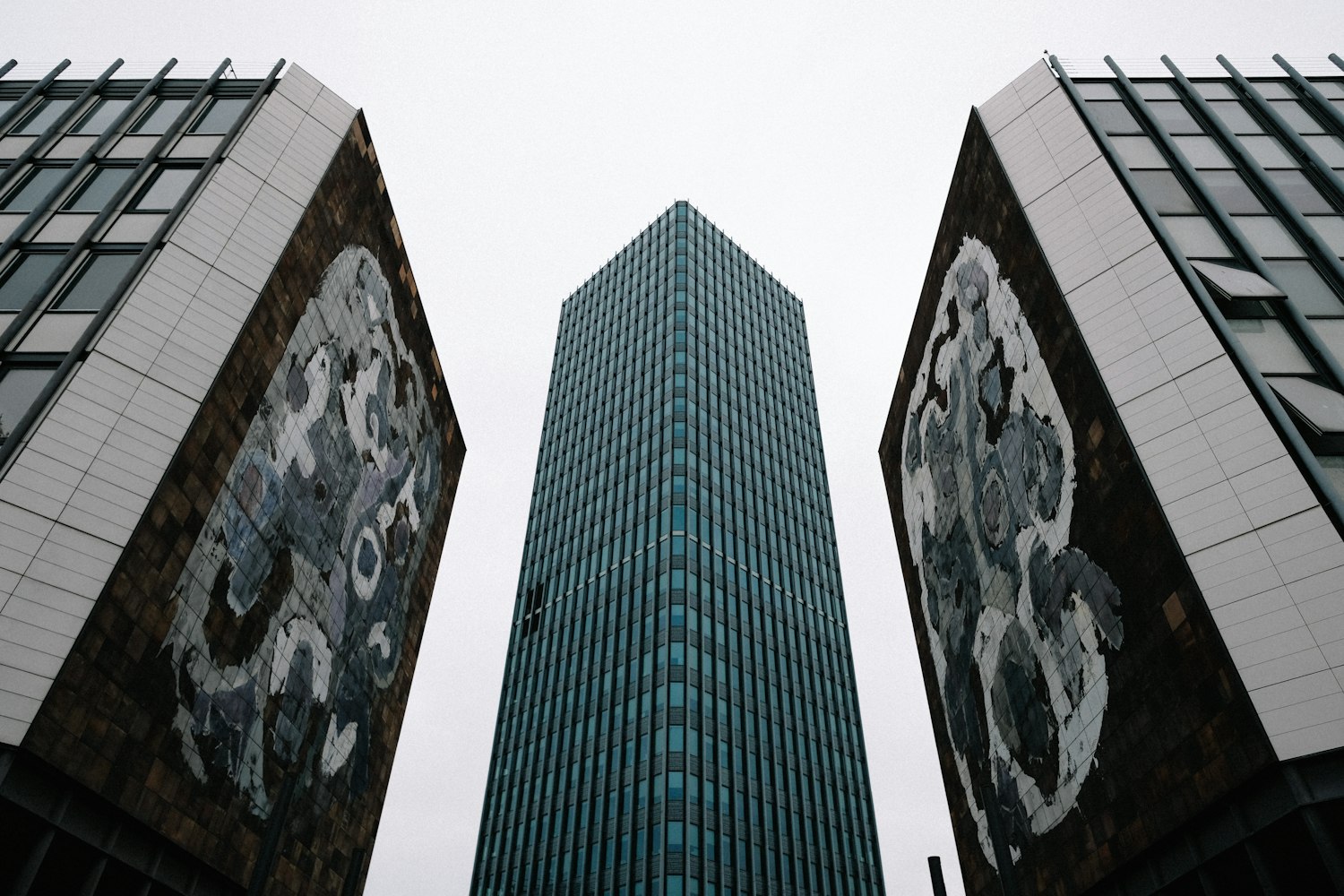 2025年12月 第22页