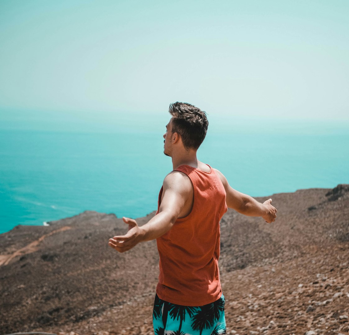 艾滋病治疗新动态，突破与挑战并存的进展报告