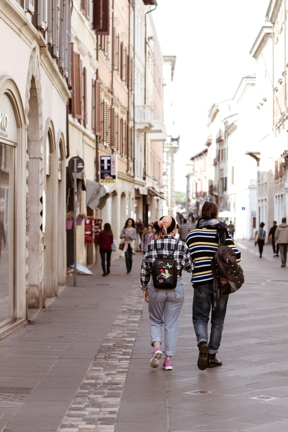 探寻演艺界繁华与梦想之地——演员街