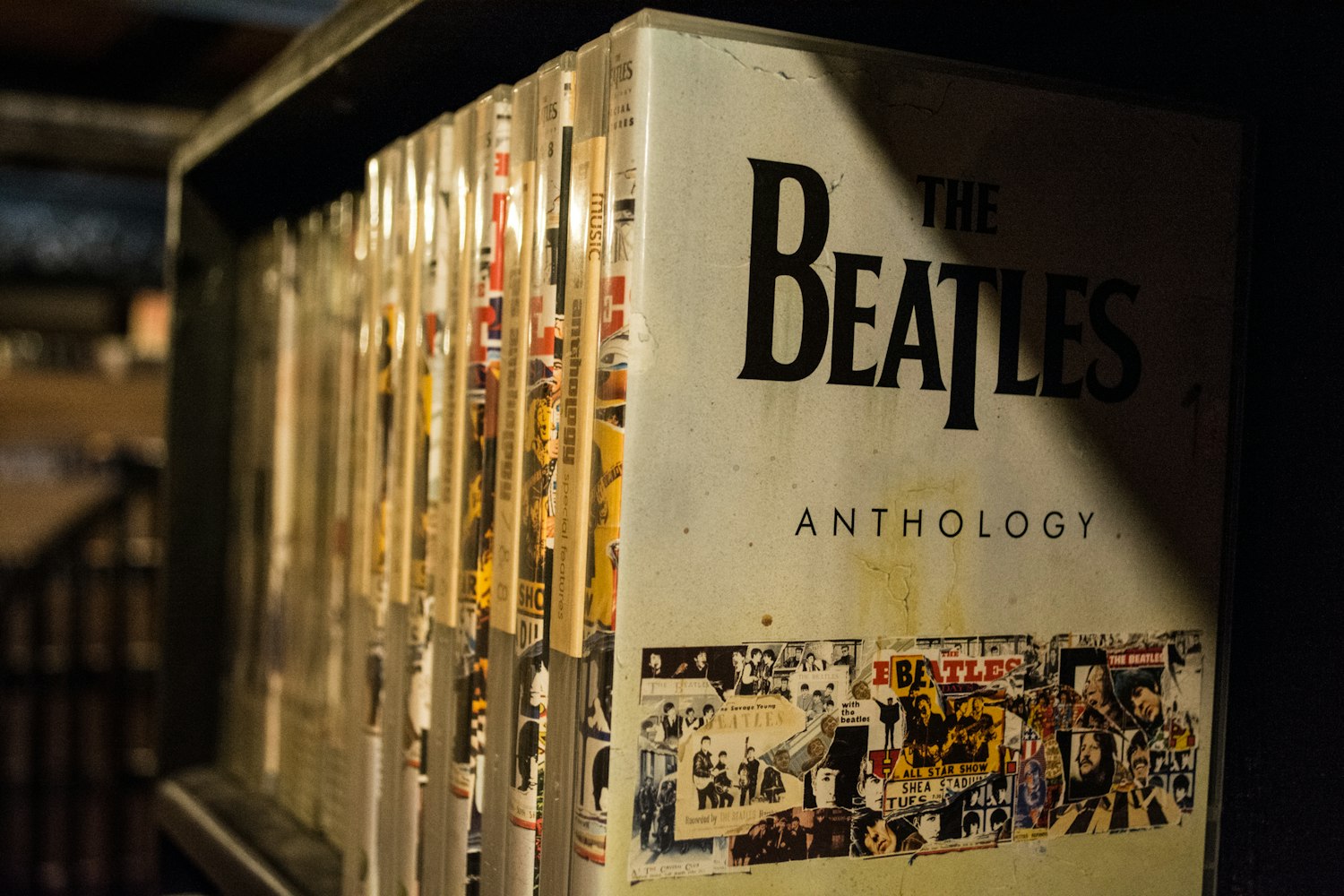 电影巨星朱旭,银幕上的传奇人生回顾