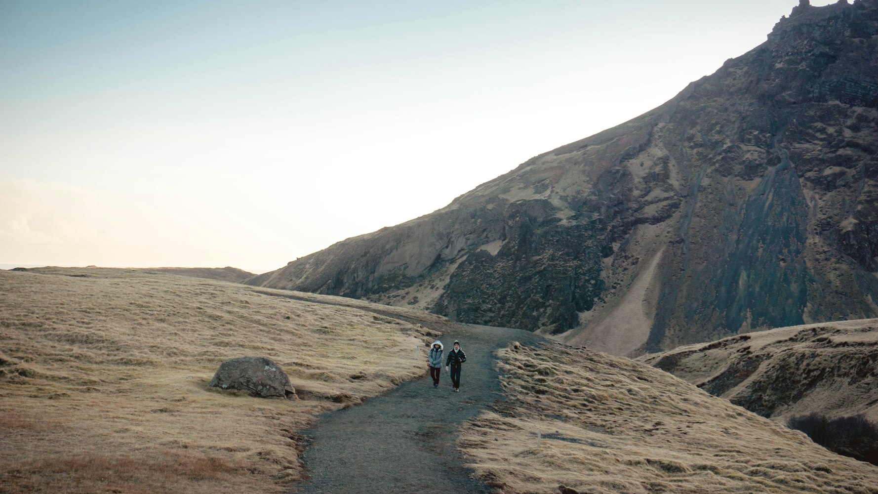 全球最新玻璃栈道盘点，走进透明世界的冒险之旅（2017年度更新版）